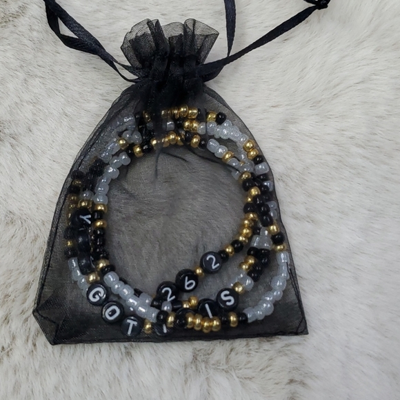 *NEW* Handmade Stretchy Beaded Bracelet - Picture 7 of 7